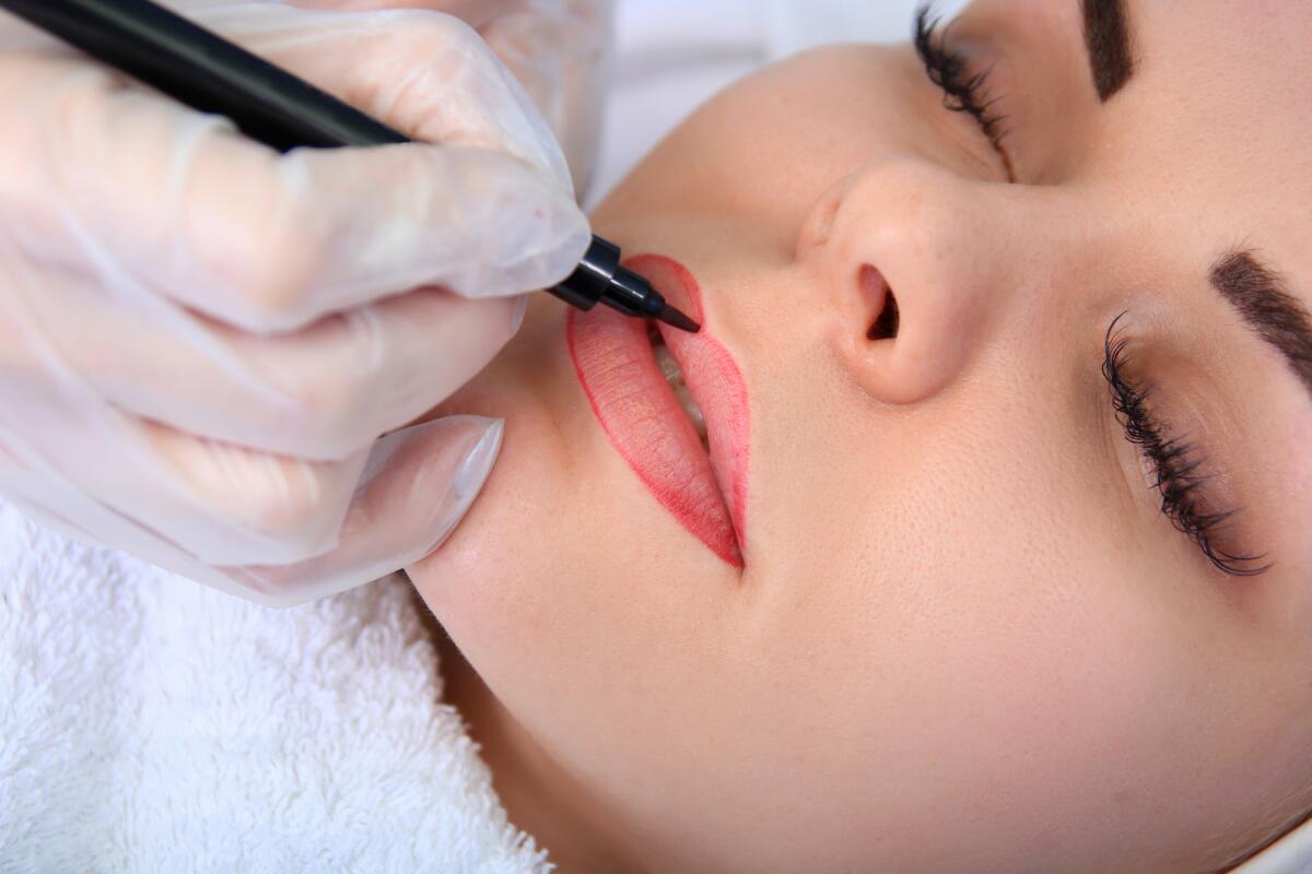 Permanents grims ir kosmētikas procedūra, kas ļauj ilgstoši uzlabot sejas ādas izskatu. 